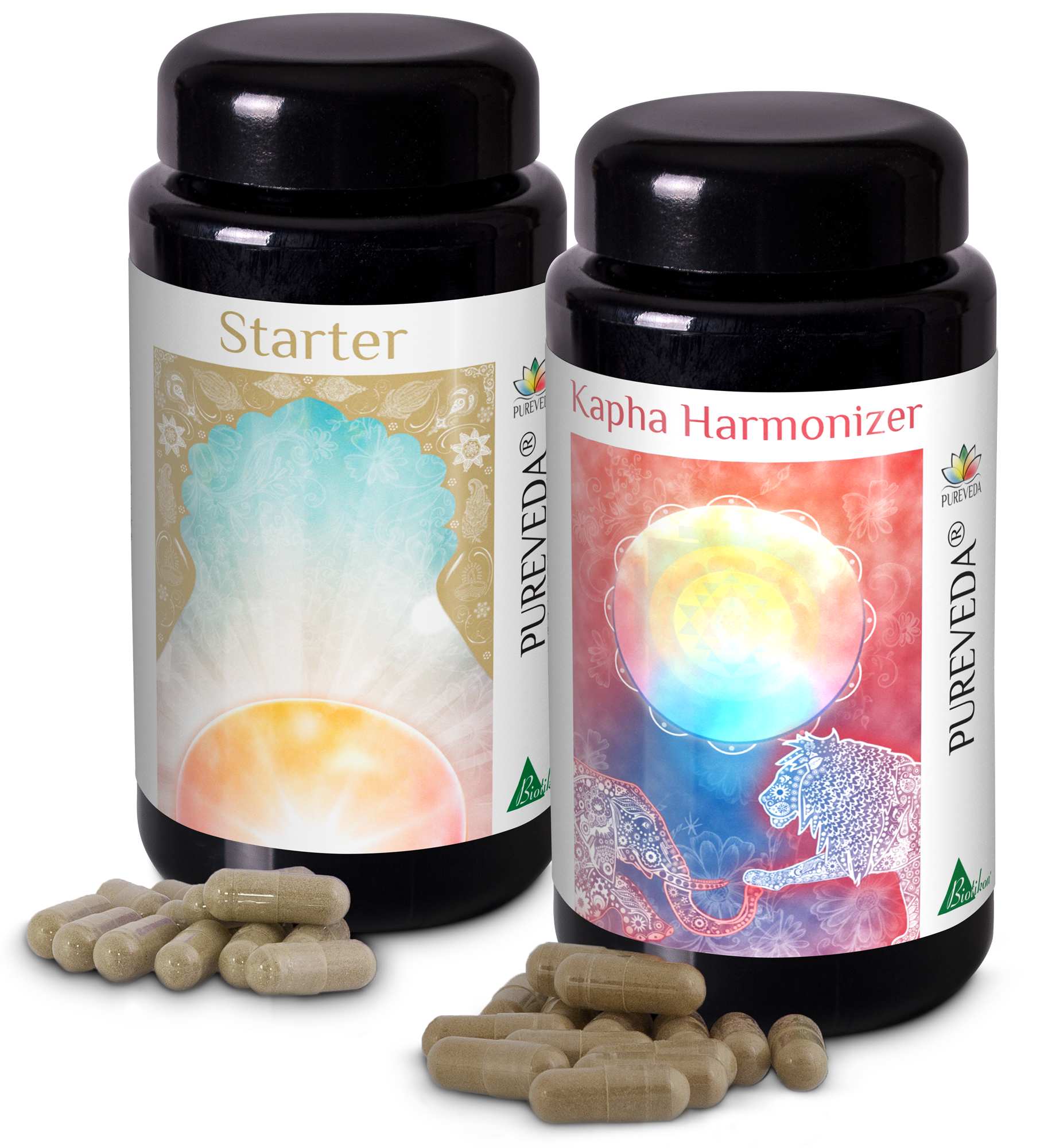 Capsule Ayurvediche – Starter & Harmonizzatore Kapha Due bottiglie di capsule ayurvediche, una in colori chiari, l'altra in tonalità vivaci, con diverse capsule accanto.