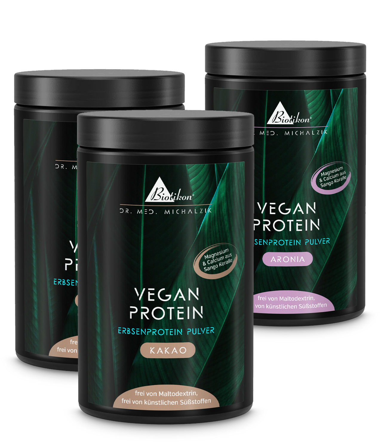 Tre barattoli di polvere di proteine vegetali al gusto di cacao e aronia, ciascuno da 300 g, con coperchi bianchi.