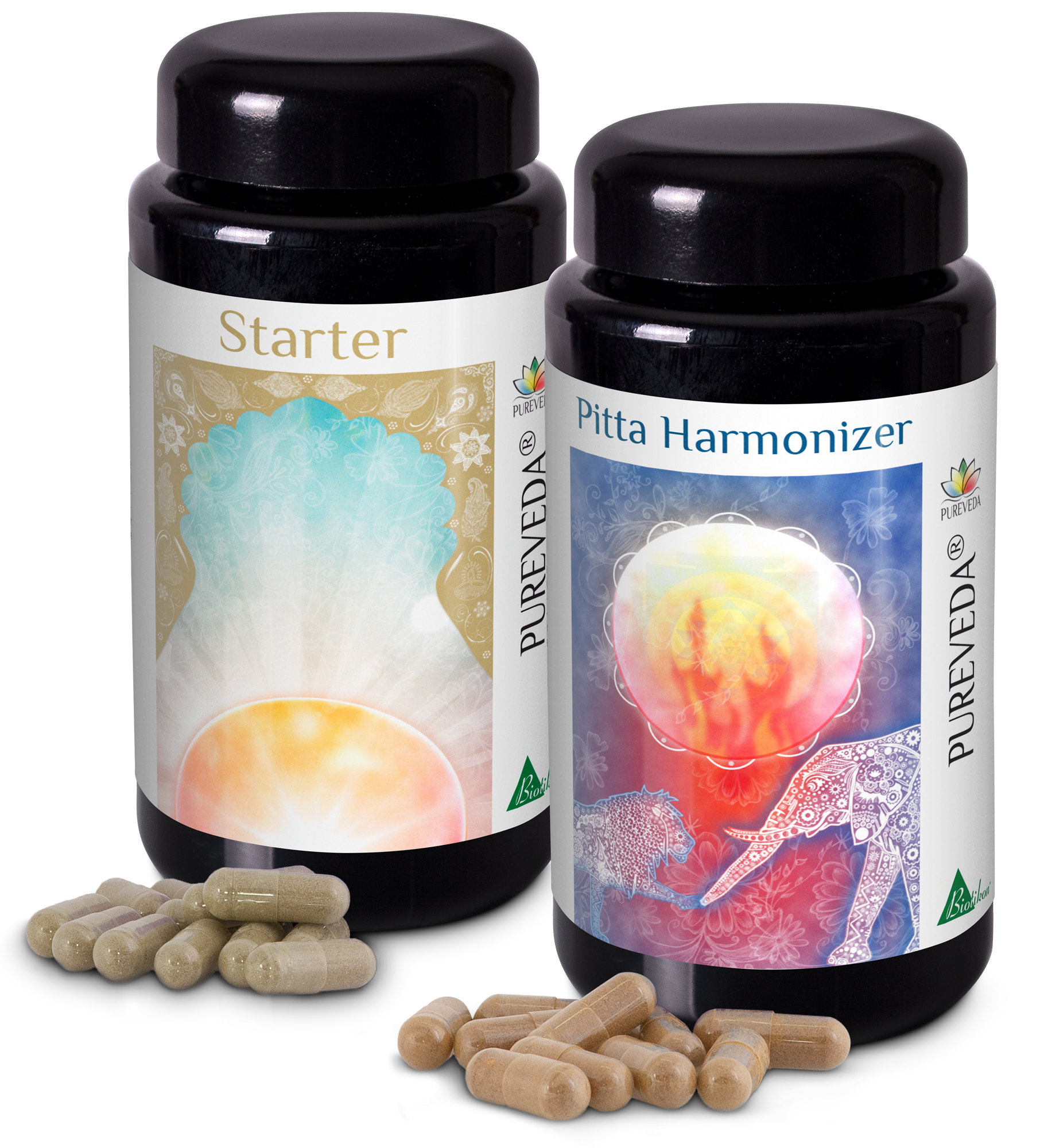 Capsule Ayurveda – Starter & Pitta Harmonizer Due contenitori neri per capsule, uno con 'Starter' e l'altro con 'Pitta Harmonizer', accanto a capsule beige.