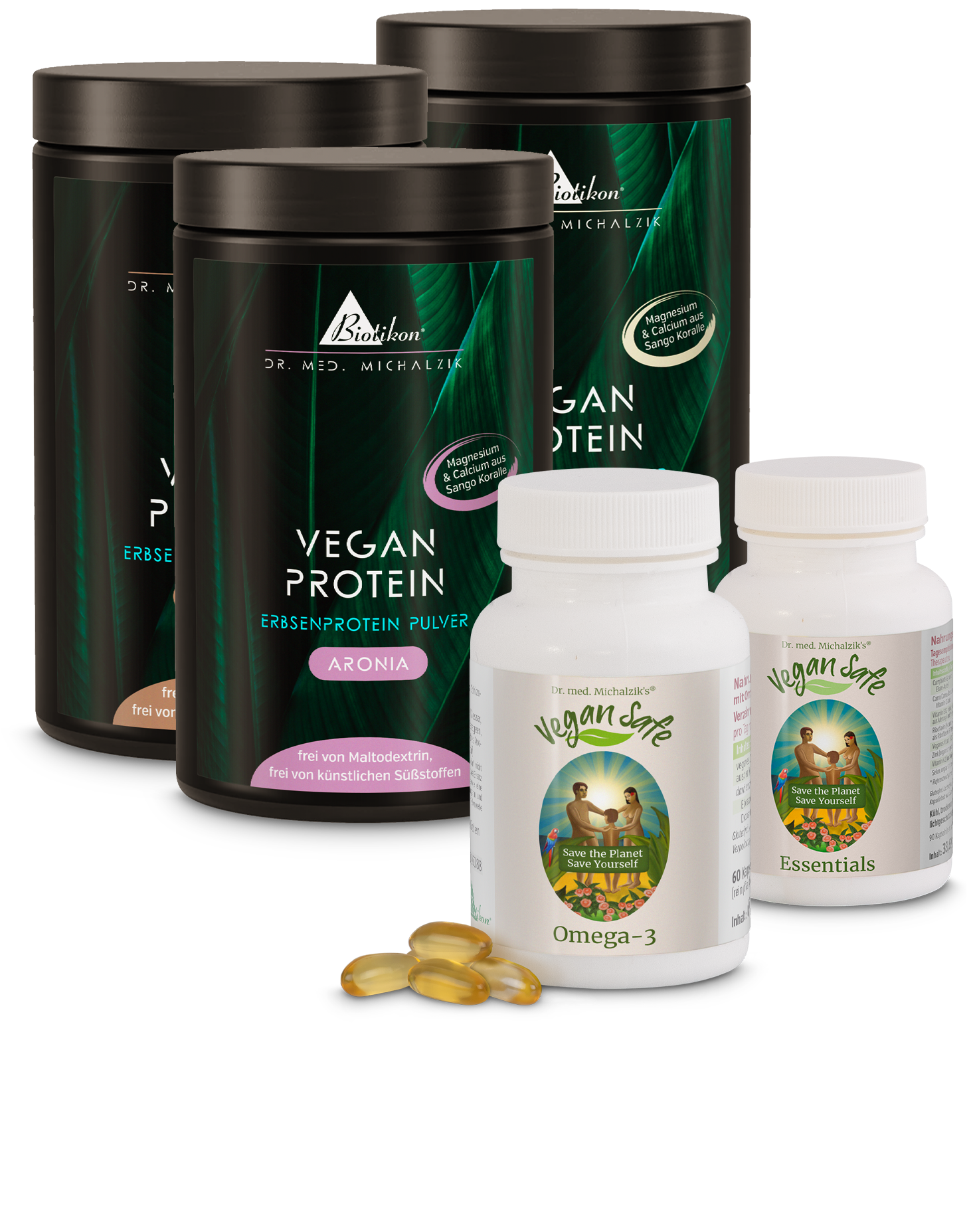 Quattro contenitori di polvere di proteine vegetali in diversi colori e etichette, oltre a capsule di Omega-3 ed essenze, su sfondo bianco.